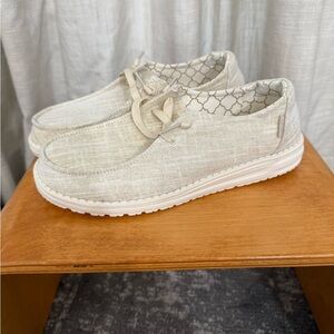 Hey Dude Casual Cream & Gold Shoes